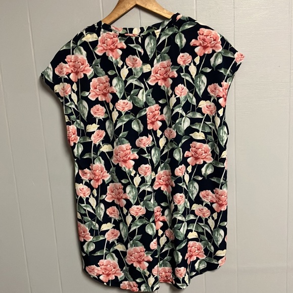 Jodifl Floral Top Blouse Tank Large Navy & Pink NWT New with Tags - Picture 6 of 13